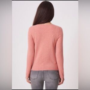 100% Cashmere Charter Club Soft Pink Crew Neck Sweater
Sale is final